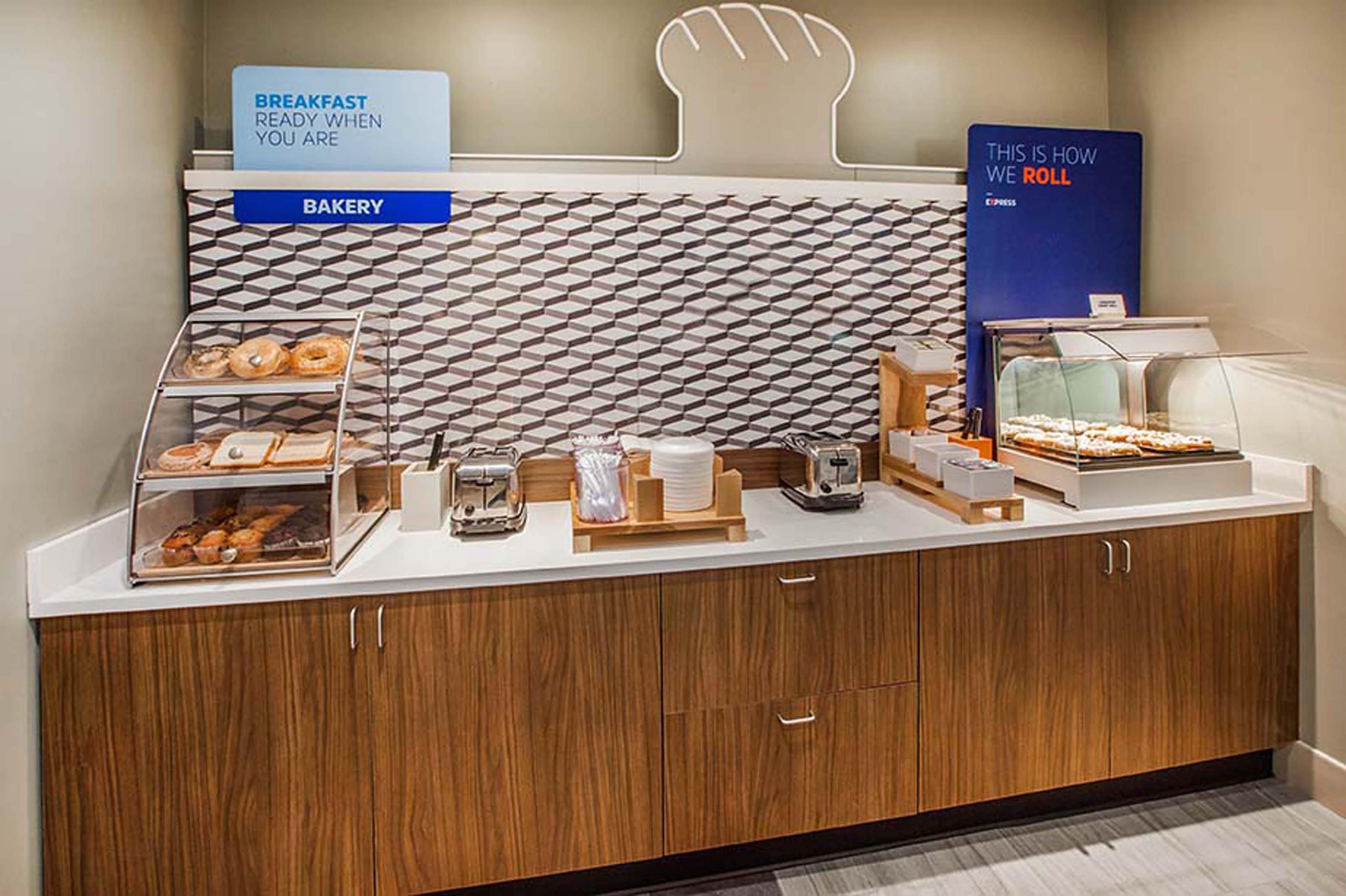 Holiday Inn Express Hotel & Suites Clute-Lake Jackson By Ihg Extérieur photo