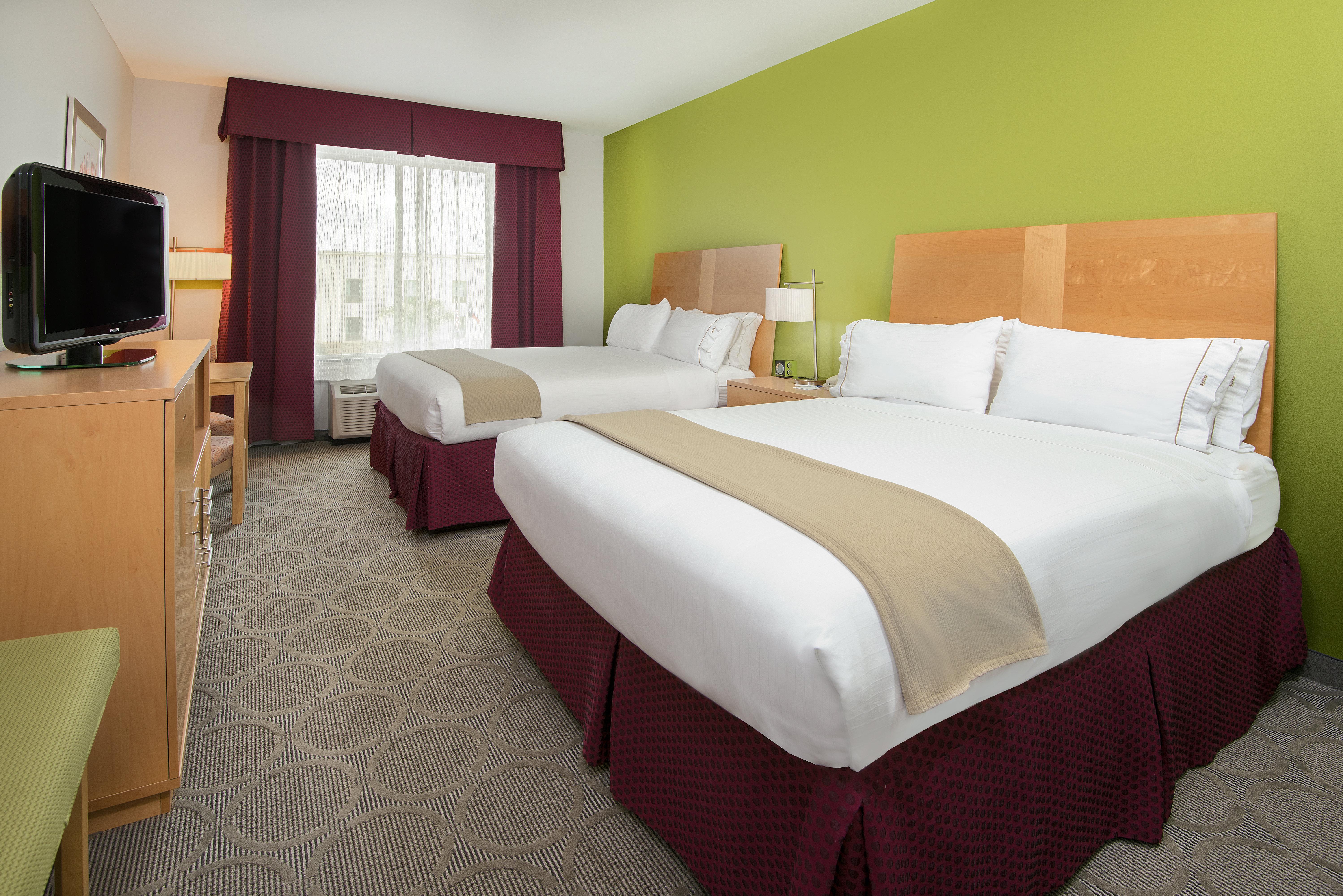 Holiday Inn Express Hotel & Suites Clute-Lake Jackson By Ihg Extérieur photo