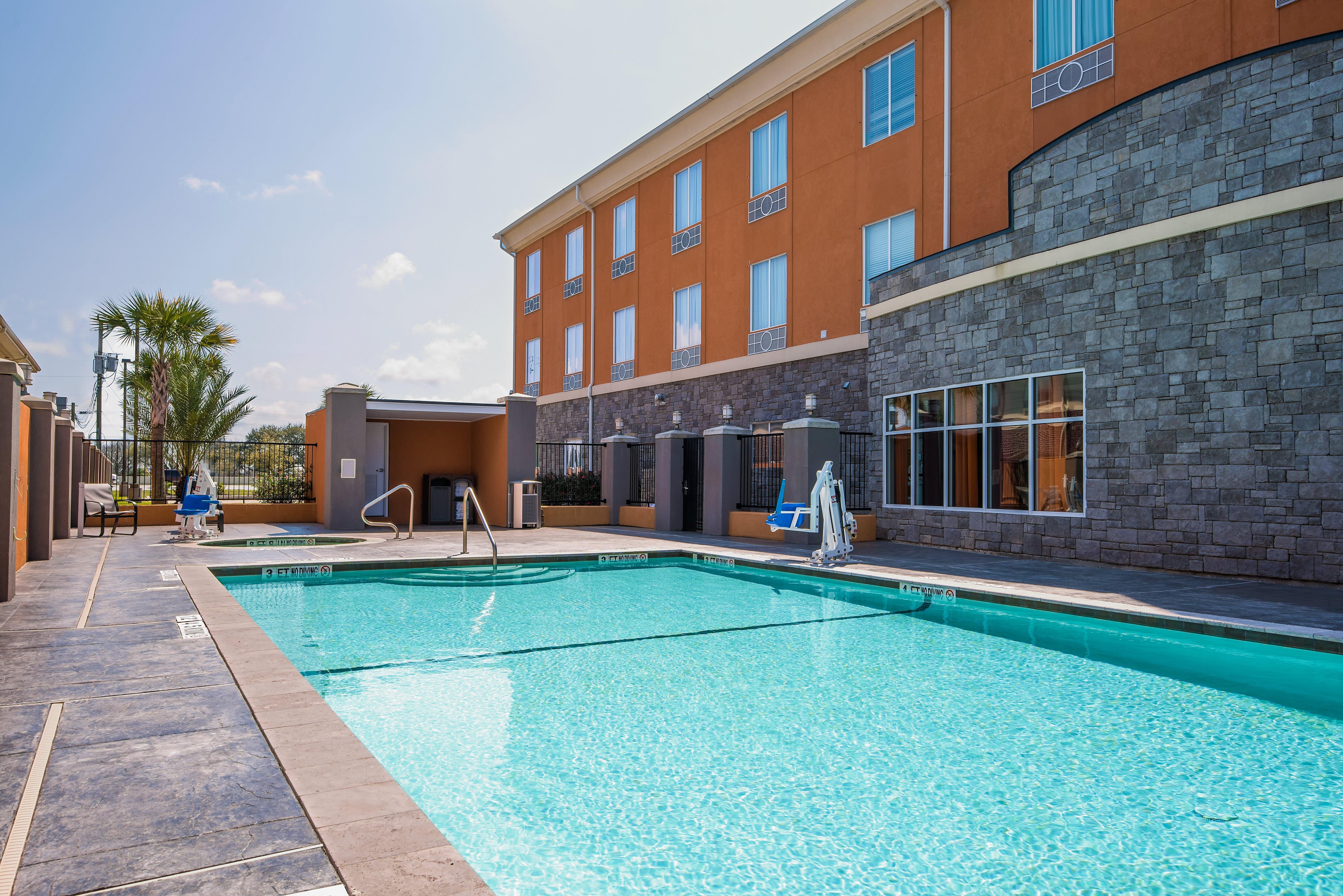 Holiday Inn Express Hotel & Suites Clute-Lake Jackson By Ihg Extérieur photo