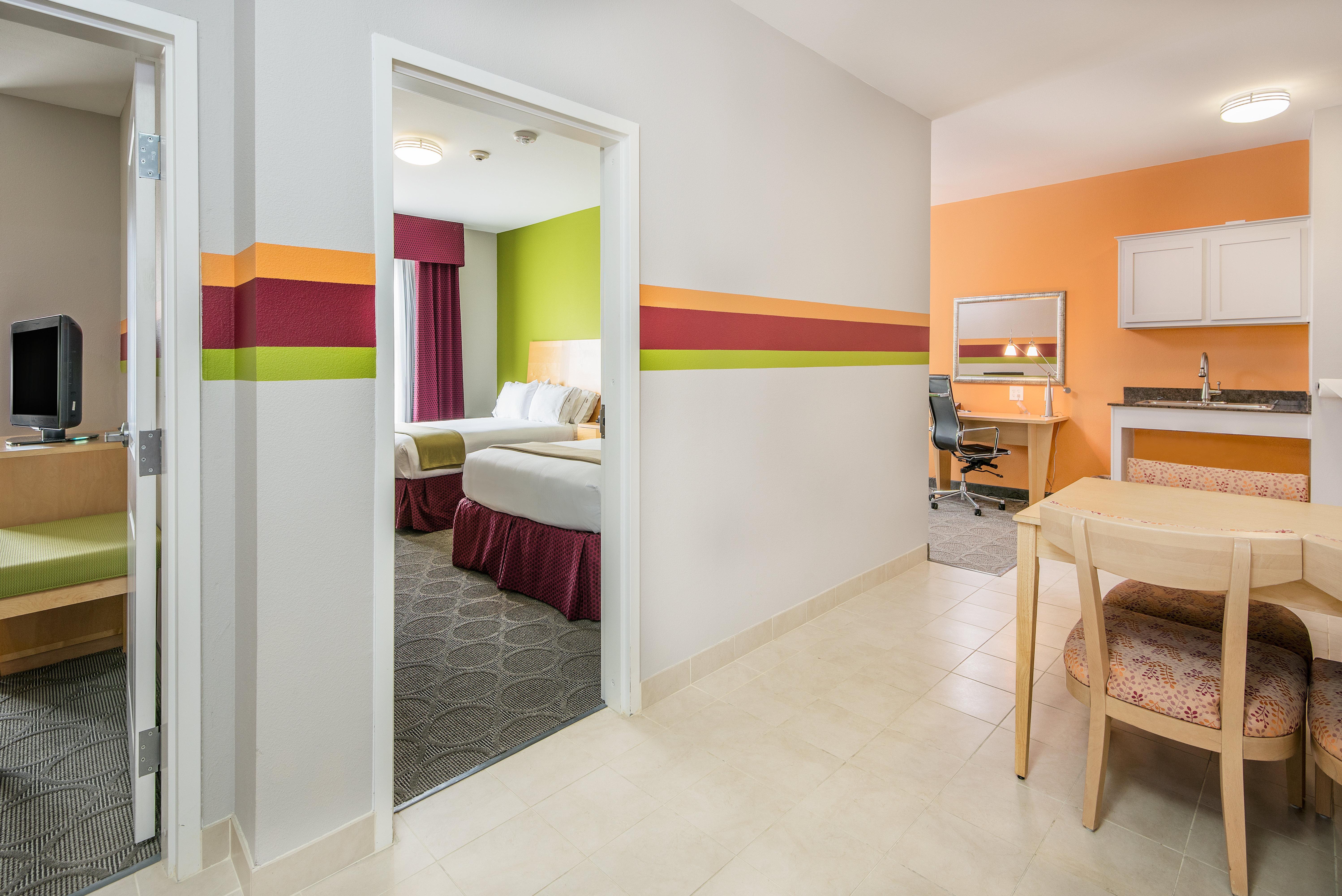 Holiday Inn Express Hotel & Suites Clute-Lake Jackson By Ihg Extérieur photo