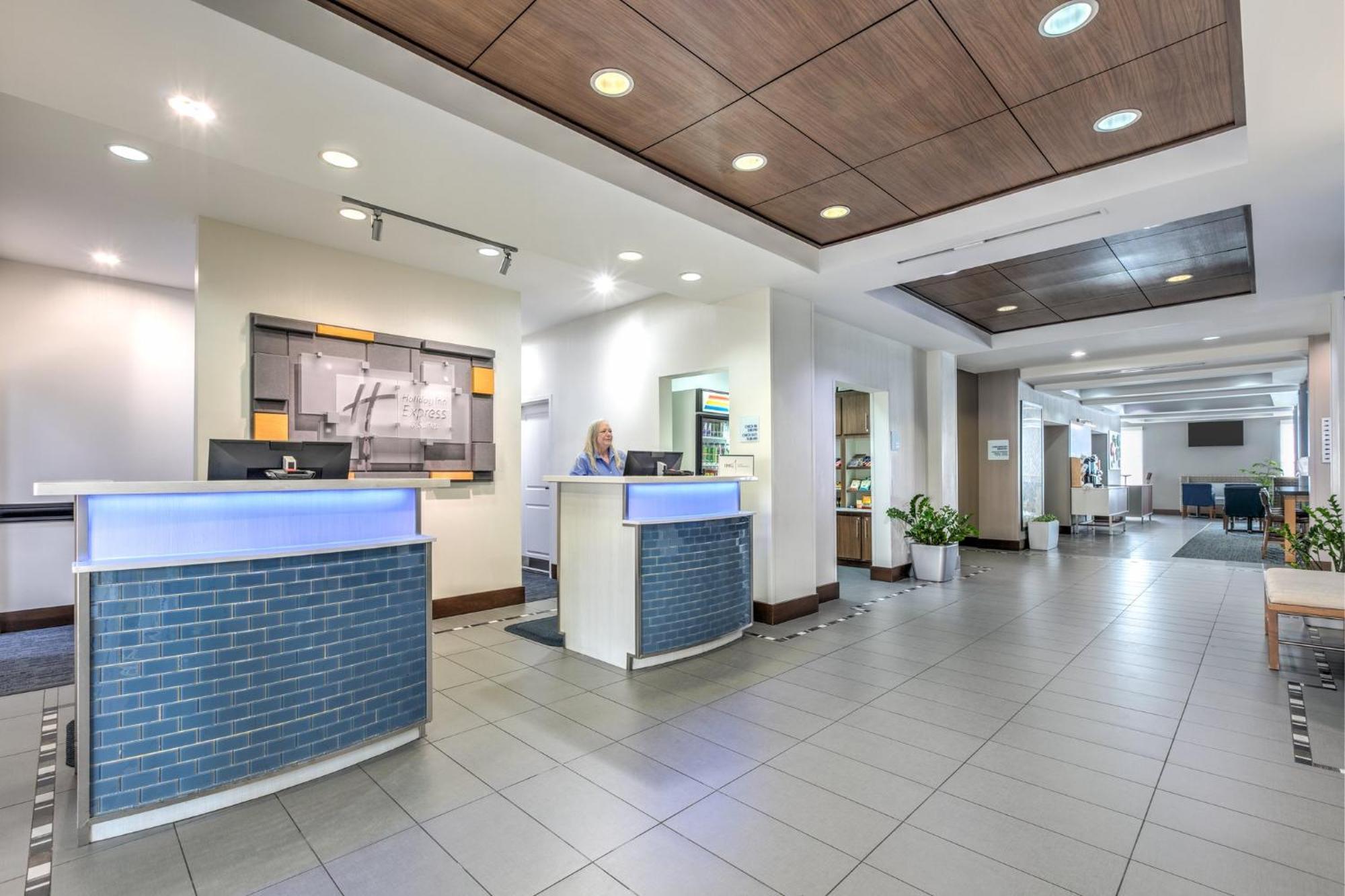 Holiday Inn Express Hotel & Suites Clute-Lake Jackson By Ihg Extérieur photo