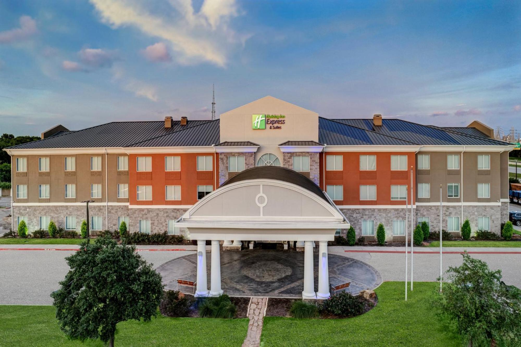 Holiday Inn Express Hotel & Suites Clute-Lake Jackson By Ihg Extérieur photo