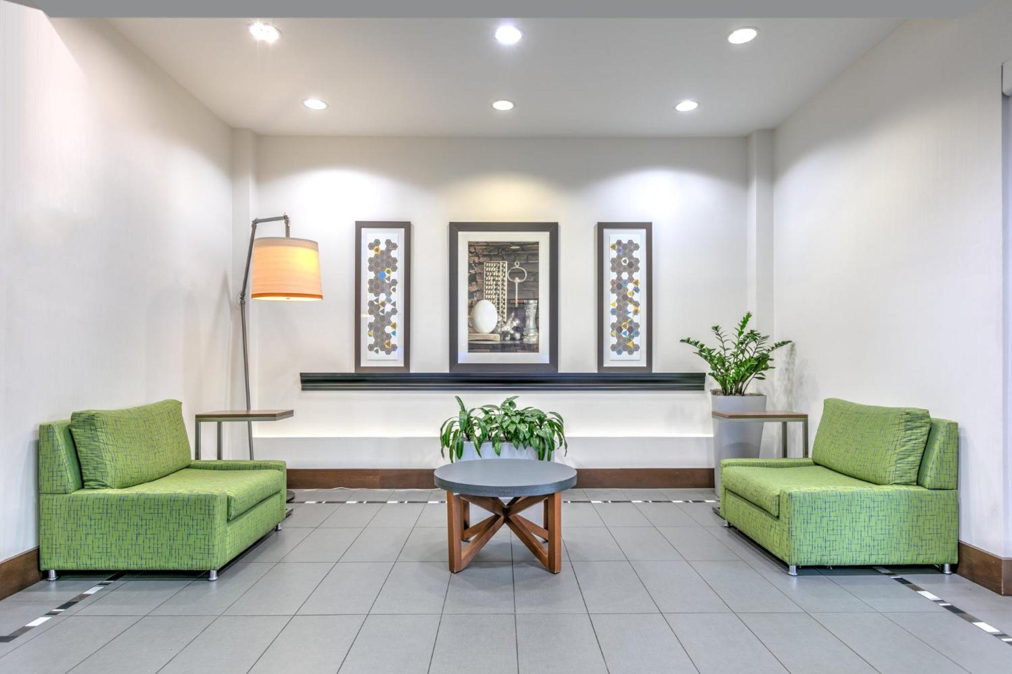 Holiday Inn Express Hotel & Suites Clute-Lake Jackson By Ihg Extérieur photo
